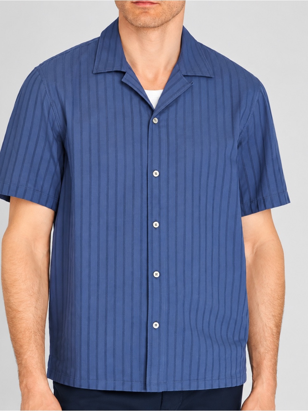 NWOT Club Monaco Men’s Blue Textured Stripe Camp Collar Shirt Size M